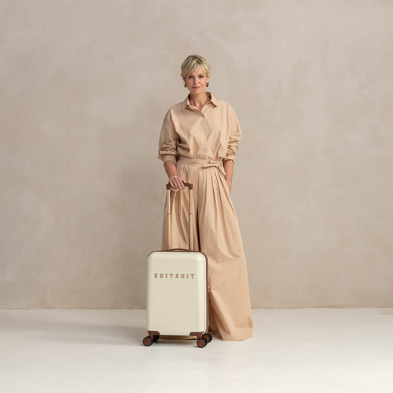 Fab Seventies - Antique White - Carry-on (55 cm)